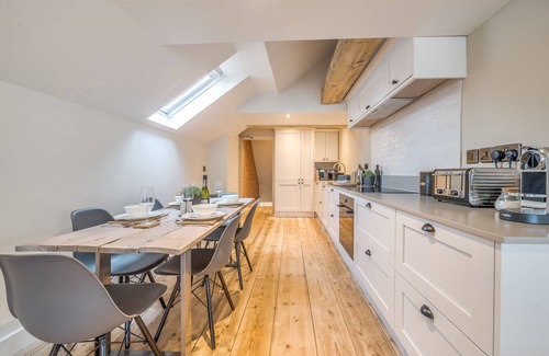 Burnham Market Cabaña | Burnham Loft - sleeps 4 guests in 2 bedrooms