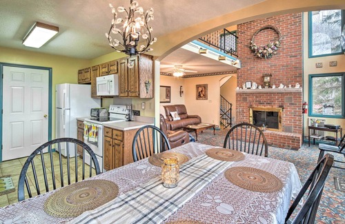 Burnsville Cabaña | Burnsville Home w/ Deck & Panoramic Mountain Views