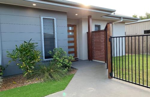 Traviston Casa | Burrum Heads Beauty 2 Streets from the Beach