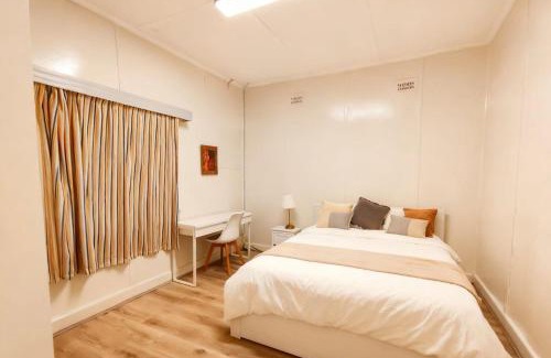 Burwood Casa | Burwood Quiet Central Stay