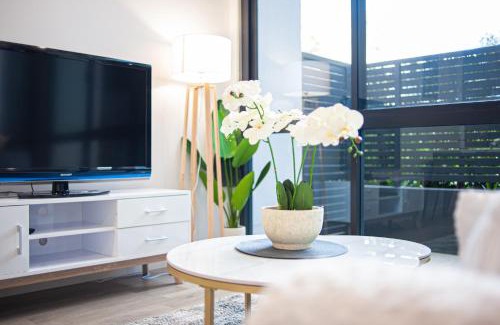 Burwood Apartamento | Burwood stunny apt with Parking Train&Shopping