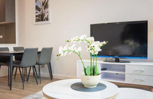 Burwood Apartamento | Burwood stunny apt with Parking Train&Shopping