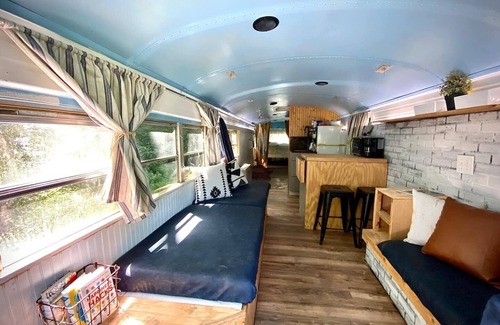 Pulaski Casa | Bus#7 Luxury Tile Shower Skoolie near VT and RU