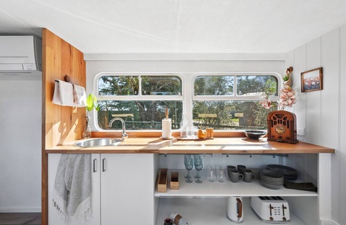 Fyansford Casa | Bus Life, Sleep, Play & Farm Views