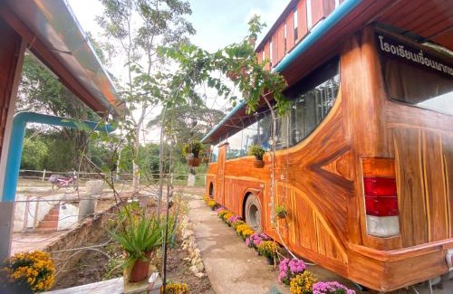 Phrao Casa | Bus Resort