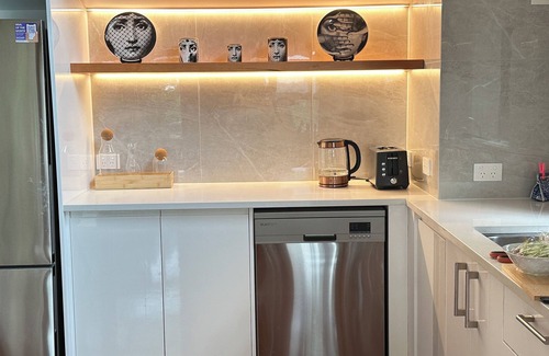 Onetangi Cabaña | Bush Beach Delight - Onetangi Holiday Home