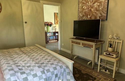 Alberton West Casa | Bush Retreat Farm Stay 2 BR Guest Suite