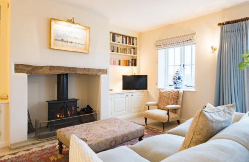 Chiddingstone Hoath Casa | Bushes Oast by Bloom Stays
