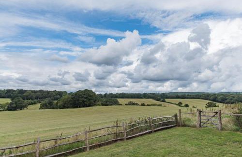 Chiddingstone Hoath Casa | Bushes Oast by Bloom Stays