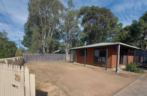 Echuca Cabina | Bushland Cabin Near Boat Ramp and Town