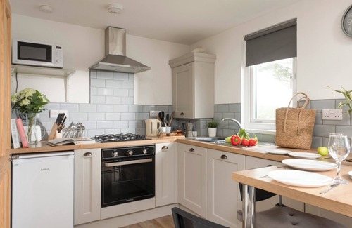 Helford Passage Cabaña | BUSHWOOD LODGE, pet friendly, with a garden in Helston