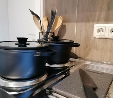 Sandhofen Apartamento | Business Apartment mit neuem Bad/WLAN/Smart-TV/Küche