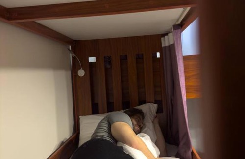 Dubai Marina Hostal | Business Backpackers JBR (BBJ)