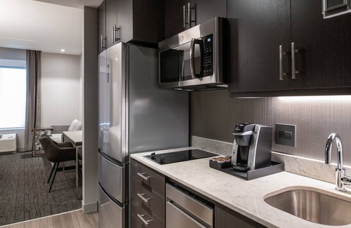 Quincy Apartamento | Centro de negocios las 24 horas + desayuno gratis | A solo 7 millas del centro de Boston