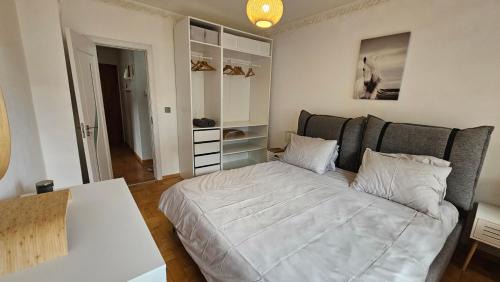 Mladost Apartamento | Business Park Retreat: 1BR with Mountain View