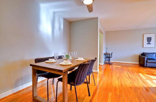 Northeast Alexandria Apartamento | Business Ready Apartment in Alexandria Modern & Central Location