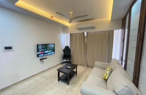 Kurla Apartamento | Business-Ready Apt near Jio World Centre 1BR Gym Pool WiFi