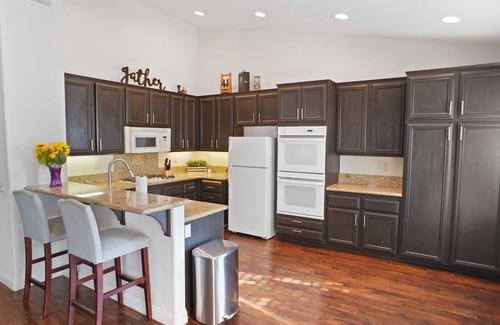 Canyon Country Casa | Business Rental in Beautiful and Safe Stone Crest Neighborhood