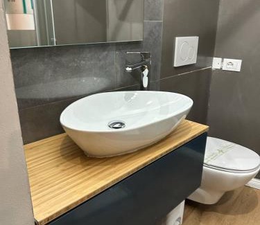 Lavis Apartamento | Business room & private bathroom