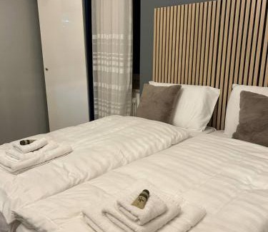 Lavis Apartamento | Business room & private bathroom