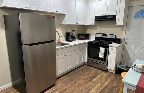Riverside Casa | Business suit/Comfortable Getaway