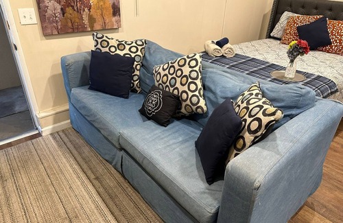 Riverside Casa | Business suit/Comfortable Getaway