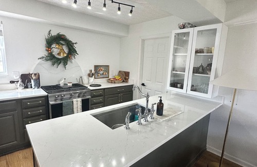 Summit Station Casa | Business Traveler's Haven near Intel & New Albany Tech Hubs.