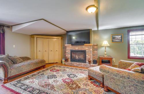 Buskirk Casa | Buskirk Vacation Rental with Deck and Putting Green!
