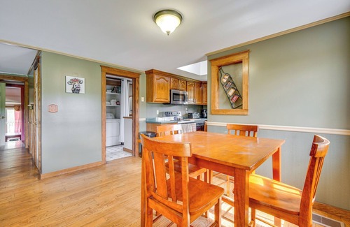 Buskirk Cabaña | Buskirk Vacation Rental w/ Deck & Putting Green!