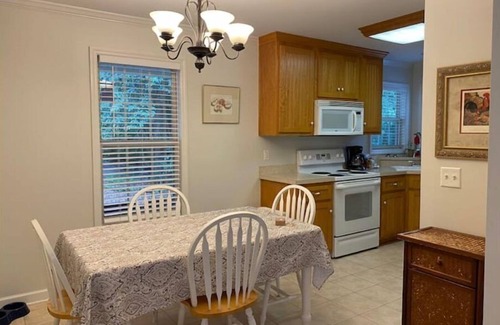 Athens Casa | Butler Cottage, Pet Friendly, Walk to the brewery.