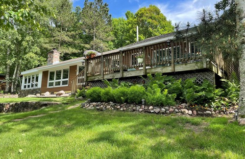 Hayward Cabina | Butler's Bay Teal Lake Cabaña