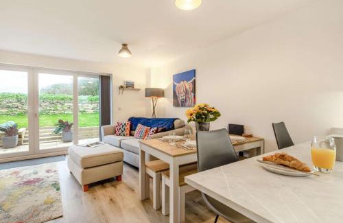 Penrose Casa | Buttercup Cottage