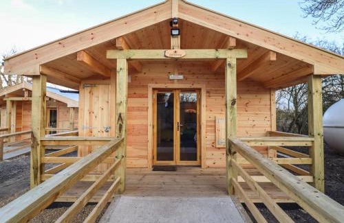 Theberton Casa | Buttercup Lodge