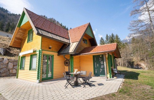 Trzic Casa | Butterfly Cottage By The Creek