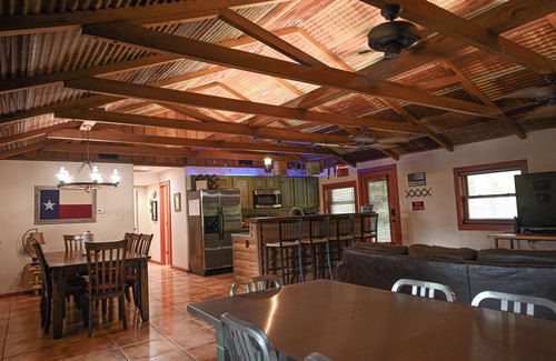 Edom Casa | Butterfly Lake House - Arcridgeranchresort.com