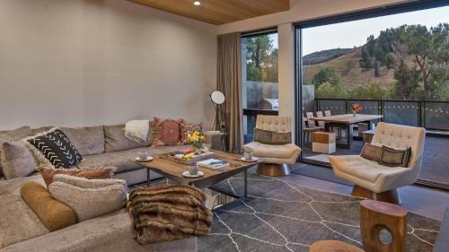 Downtown Steamboat Springs Casa | Butterfly Lofts - West