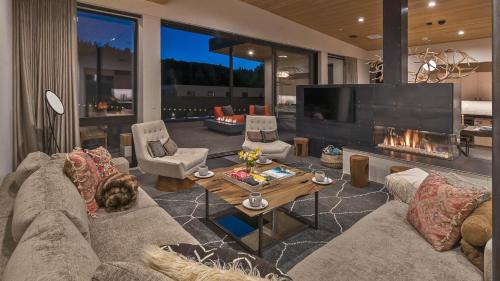 Downtown Steamboat Springs Casa | Butterfly Lofts - West