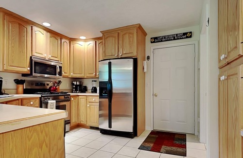 Mountainside Casa | Butterfly Retreat | Relaxing Mountainside Home + Hot Tub & Wooded Views