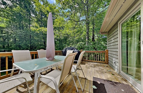 Mountainside Casa | Butterfly Retreat | Relaxing Mountainside Home + Hot Tub & Wooded Views