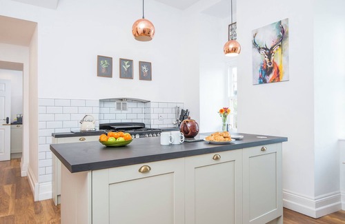 St Ishmaels Casa | Butterhill Grange, Holiday Home St Ishmaels, Near Dale, Sleeps 18, 8 bedrooms, bathrooms