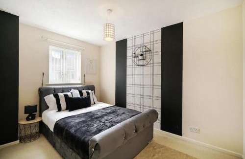 Willesborough Casa | Butterside House - Spacious Retreat with Hot Tub
