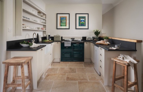 Sticklepath Cabaña | BUTTERWELL COTTAGE AT COLLIHOLE, with open fire in Chagford