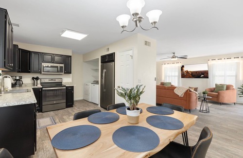 Mesa Casa | Button Bungalow, Spring Fun & Golfing, Hot Tub,BBQ