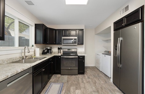 Mesa Casa | Button Bungalow, Spring Fun & Golfing, Hot Tub,BBQ