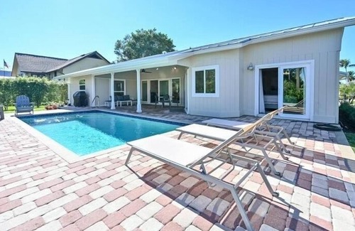 Marco Island Casa | Buttonwd 813 - Buttonwood 3 Bedroom Home by Redawning