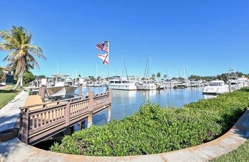 Marco Island Casa | Buttonwd 813 - Buttonwood 3 Bedroom Home by Redawning
