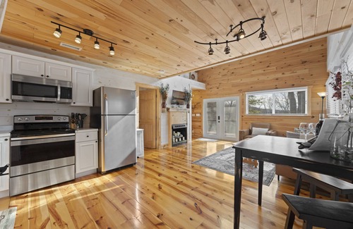 Omaha Cabina | Buttonwood cabin, Table rock lake, Golf, Branson, Omaha area.
