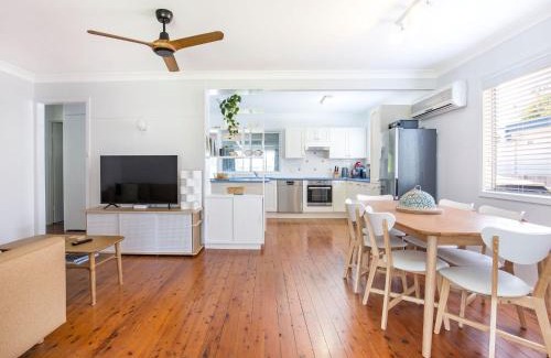 Culburra Beach Casa | Buwadi I Pet Friendly I 3 Mins Walk to Beach