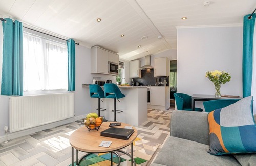 Longnor Casa | Buxton Pet Friendly Lodge with Hot tub