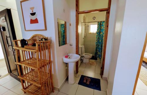 Manyimbo Apartamento | Buxton Point Lifestyle Stay with AC - Mombasa CBD